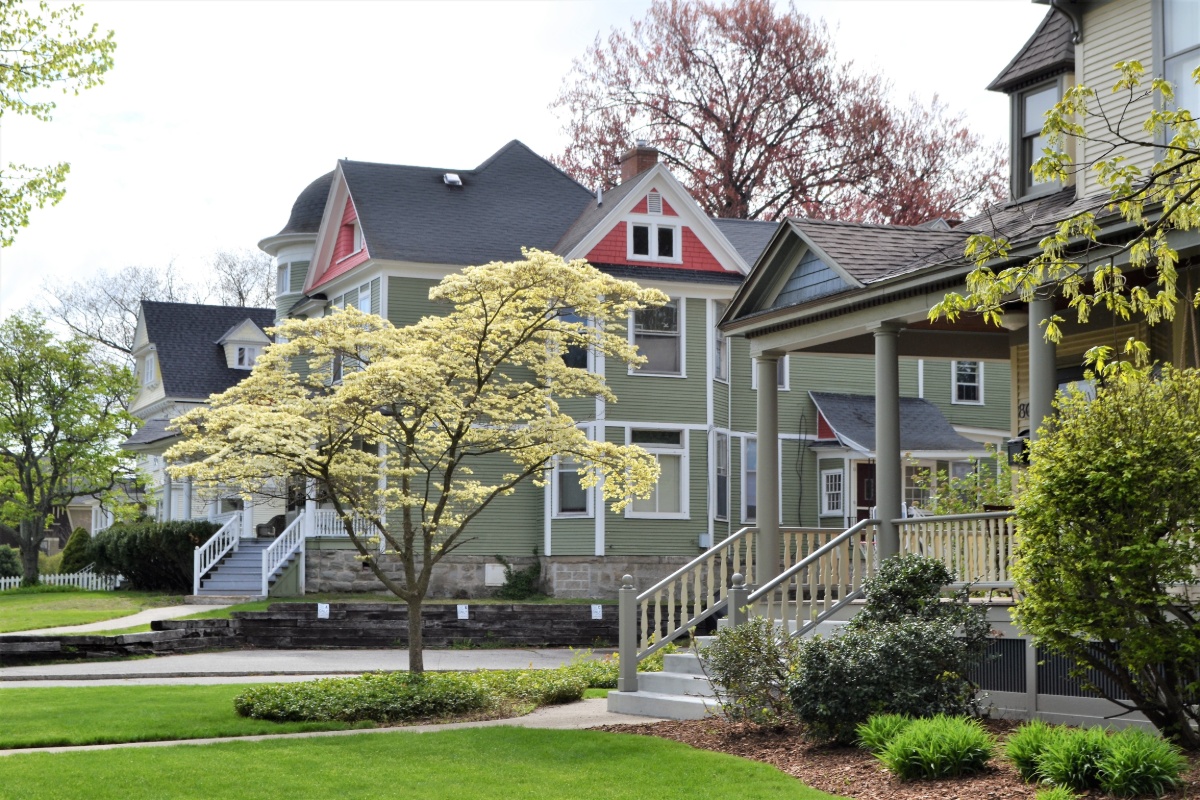 neighborhood houses middle class side view